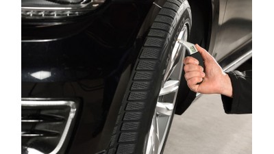 AZ EURÓPAI AUTÓSOK KEVESEBB, MINT FÉLE VÉGEZTE EL A GUMIABRONCSOK NYOMÁSÁNAK JAVASOLT HAVI ELLENŐRZÉSÉT